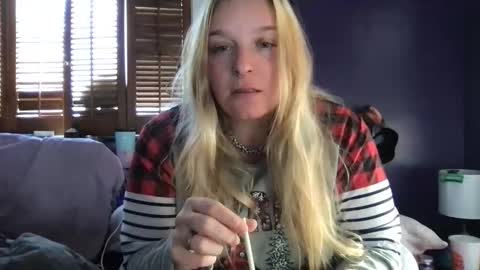 Alice online show from December 16, 7:19 pm