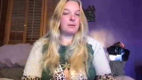 Alice online show from December 17, 11:33 pm