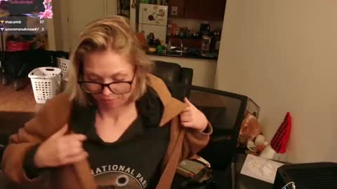 Snapshot of aliceliddell710 chatting on October 3, 8:55 am Alice Liddell online show from October 3, 8:55 am