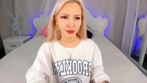 alicemonro online show from November 12, 8:59 am