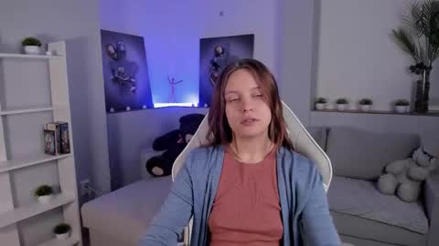 Snapshot of alicepill chatting on September 19, 1:51 am Alice online show from September 19, 1:51 am