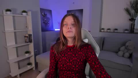 Snapshot of alicepill chatting on October 8, 2:20 am Alice online show from October 8, 2:20 am