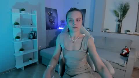 Snapshot of alicepill chatting on November 26, 3:18 am Alice online show from November 26, 3:18 am