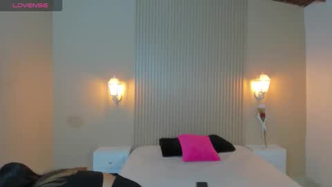 Snapshot of aliceross1 chatting on September 28, 1:49 pm AliceRoss online show from September 28, 1:49 pm