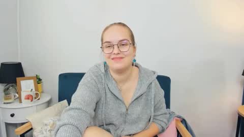 alicesensitive online show from September 17, 6:26 am