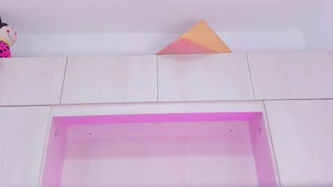 A L I C E  T H U N D E R online show from February 16, 3:27 pm