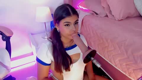 A L I C E  T H U N D E R online show from October 2, 4:41 am