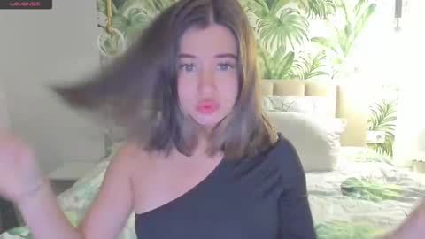 Snapshot of alicetuker chatting on September 28, 6:02 pm Alice online show from September 28, 6:02 pm