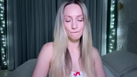 Alice online show from December 1, 7:25 pm