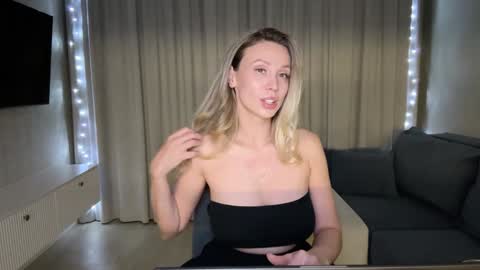 Alice online show from December 5, 7:38 pm