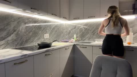 Alice online show from January 10, 7:43 pm