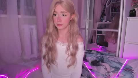 from wonderland online show from November 7, 3:56 pm