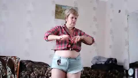 Snapshot of alicexmistress chatting on October 23, 8:13 am Alicexmistress online show from October 23, 8:13 am