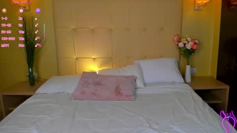 Mia online show from October 16, 2:01 am