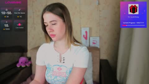 Snapshot of alicia_hines chatting on December 15, 11:23 am Alicia online show from December 15, 11:23 am