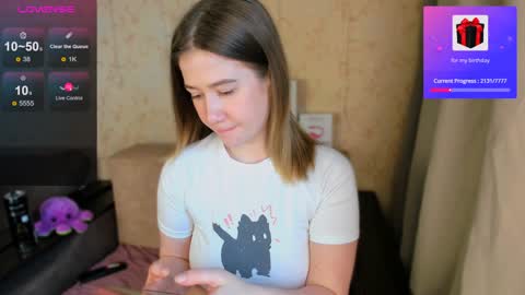 Snapshot of alicia_hines chatting on December 17, 6:02 am Alicia online show from December 17, 6:02 am