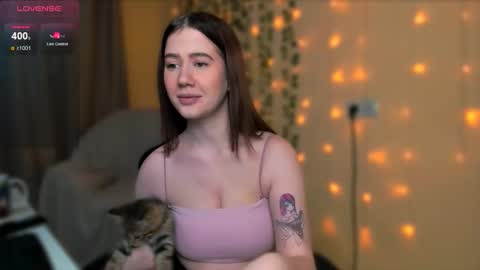 Snapshot of alicia_hines chatting on November 3, 9:43 am Alicia online show from November 3, 9:43 am