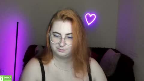 Snapshot of alicia_side_red chatting on September 18, 5:31 am Alicia online show from September 18, 5:31 am