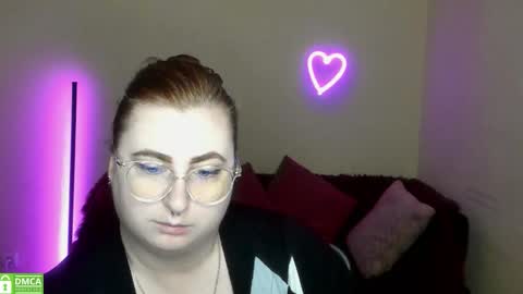 Snapshot of alicia_side_red chatting on September 25, 5:33 am Alicia online show from September 25, 5:33 am