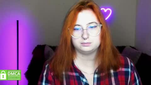 Snapshot of alicia_side_red chatting on October 5, 5:28 am Alicia online show from October 5, 5:28 am