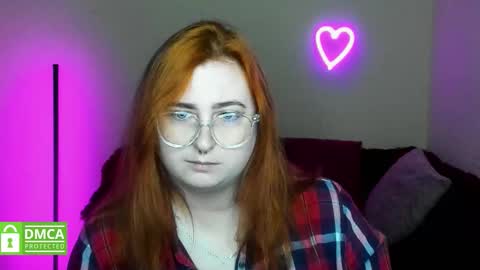 Snapshot of alicia_side_red chatting on October 9, 11:30 am Alicia online show from October 9, 11:30 am