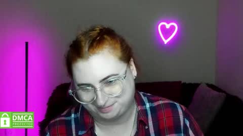 Snapshot of alicia_side_red chatting on October 12, 5:28 am Alicia online show from October 12, 5:28 am