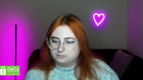 Snapshot of alicia_side_red chatting on October 14, 5:30 am Alicia online show from October 14, 5:30 am