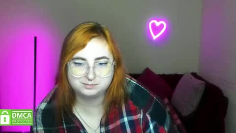 Snapshot of alicia_side_red chatting on October 31, 6:47 am Alicia online show from October 31, 6:47 am