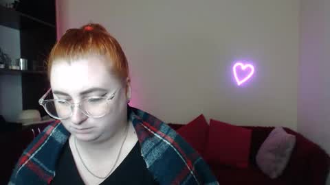 Snapshot of aliciaaared_kis chatting on November 12, 7:09 am Alicia online show from November 12, 7:09 am