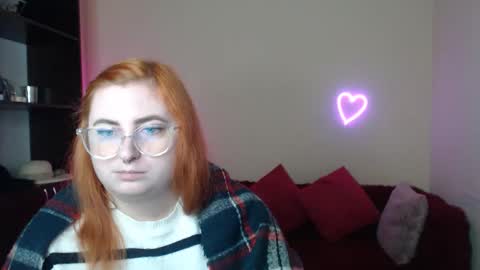 Snapshot of aliciaaared_kis chatting on November 13, 7:07 am Alicia online show from November 13, 7:07 am