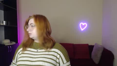 Snapshot of aliciaaared_kis chatting on November 24, 12:27 pm Alicia online show from November 24, 12:27 pm