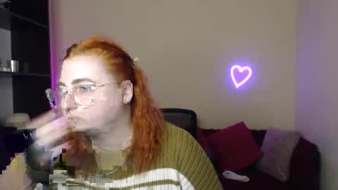 Snapshot of aliciaaared_kis chatting on November 27, 12:40 pm Alicia online show from November 27, 12:40 pm