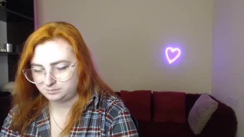 Snapshot of aliciaaared_kis chatting on November 28, 7:33 am Alicia online show from November 28, 7:33 am