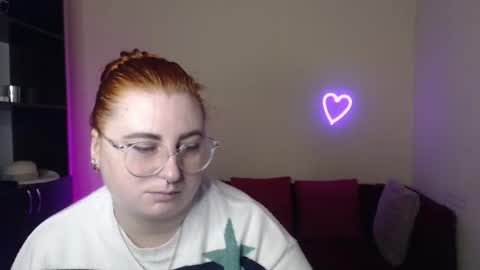 Snapshot of aliciaaared_kis chatting on November 29, 12:30 pm Alicia online show from November 29, 12:30 pm