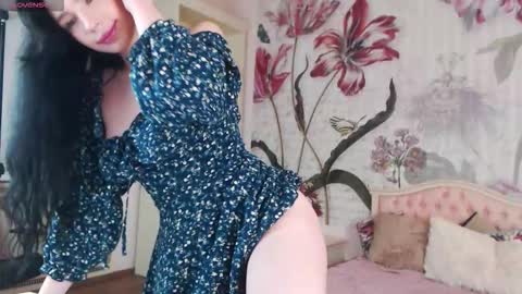 Veronica online show from October 27, 1:59 pm