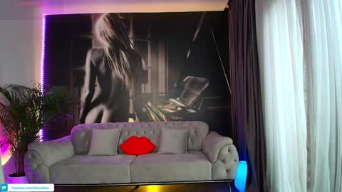 Aliessia online show from December 3, 11:01 am