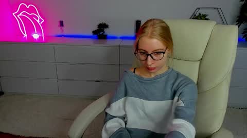 Alina online show from September 26, 5:44 am