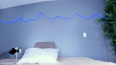    online show from November 9, 3:43 pm