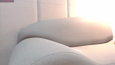           online show from December 3, 3:33 pm