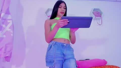 Alisia online show from December 22, 3:00 am