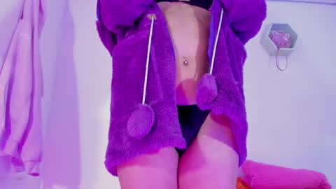 Alisia online show from January 7, 5:01 am