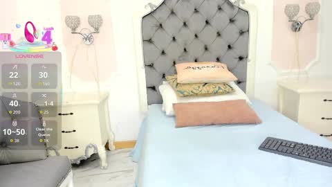 Snapshot of alison_carde05 chatting on September 20, 7:26 pm Alison online show from September 20, 7:26 pm