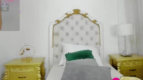 Snapshot of alison_carde05 chatting on October 28, 11:58 am Alison online show from October 28, 11:58 am