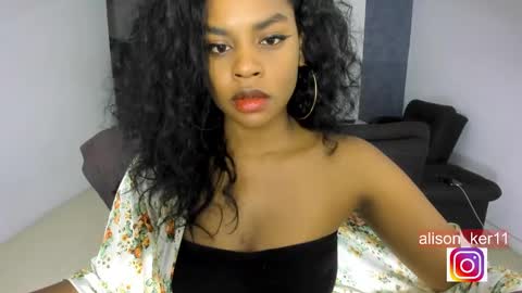 Snapshot of alison_ker chatting on December 4, 10:13 am Sofias house online show from December 4, 10:13 am