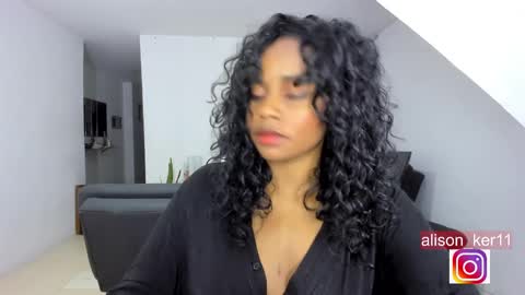 Snapshot of alison_ker chatting on December 7, 3:14 am Sofias house online show from December 7, 3:14 am