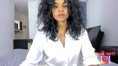 Snapshot of alison_ker chatting on December 8, 8:36 pm Sofias house online show from December 8, 8:36 pm