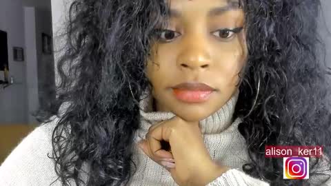 Snapshot of alison_ker chatting on December 15, 8:41 am Sofias house online show from December 15, 8:41 am