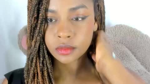 Snapshot of alison_ker chatting on September 25, 1:53 am Sofias house online show from September 25, 1:53 am