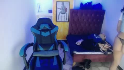 ALISON MOON online show from September 26, 11:47 am