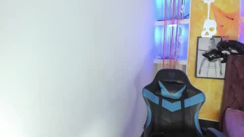 ALISON MOON online show from November 1, 12:07 pm